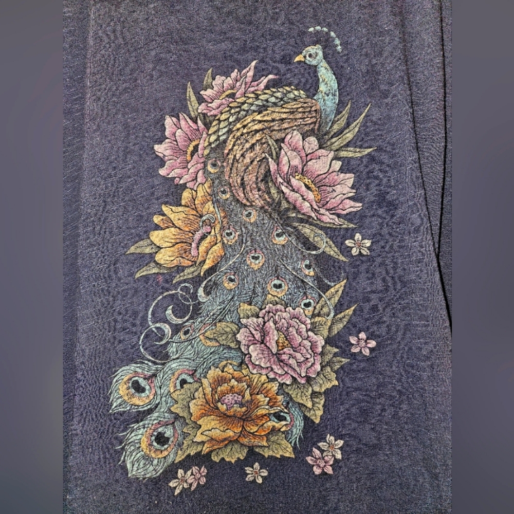 Torrid size 3 t-shirt, soft navy blue with a pretty peacock 3X tee